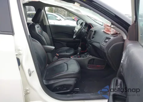 2021 Jeep Compass Trailhawk 4X4 из США, поврежденный, VIN 3C4NJDDB9MT579505